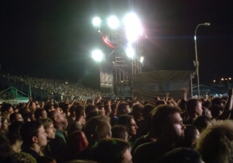 Festivaluri în toată ţara, la munte şi la mare, cu multe vedete şi distracţie, în august