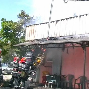 Baia Mare: Plăcintăria din faţa spitalului judeţean a luat foc