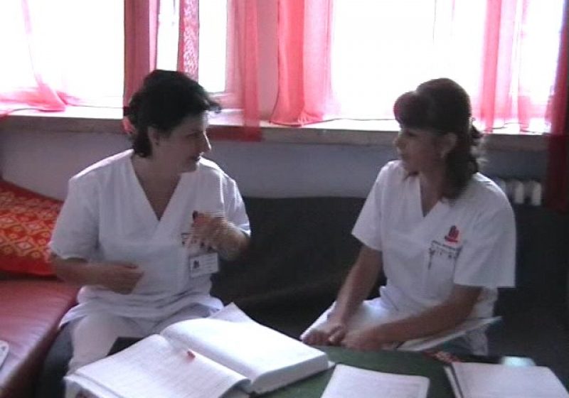Baia Mare: Cadrele medicale băimărene au primit primele uniforme noi, după mai bine de 20 de ani Baia Mare: Cadrele medicale băimărene au primit primele uniforme noi, după mai bine de 20 de ani