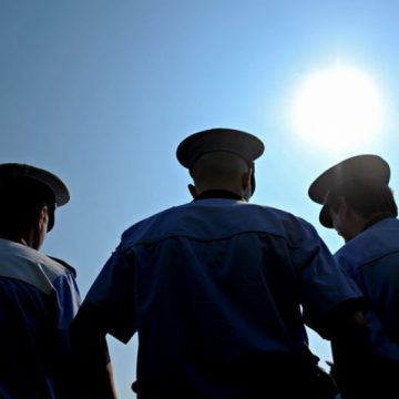 Igaş: 30.000 de oameni din Ministerul Administraţiei şi Internelor sunt angajaţi pe pile Igaş: 30.000 de oameni din Ministerul Administraţiei şi Internelor sunt angajaţi pe pile