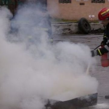 Incendiu la Sighetu Marmaţiei investigat de către poliţişti împreună cu specialişti ISU