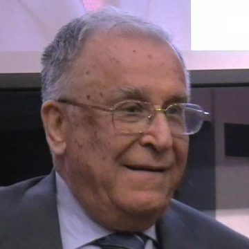 Baia Mare: Ion Iliescu, simpatizat de băimăreni Baia Mare: Ion Iliescu, simpatizat de băimăreni