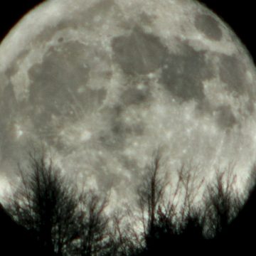 Cercetătorii au descoperit o nouă vârstă a Lunii Cercetătorii au descoperit o nouă vârstă a Lunii