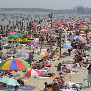 N-ai plecat încă în vacanţă? Cum poţi primi gratuit una sau două zile de cazare