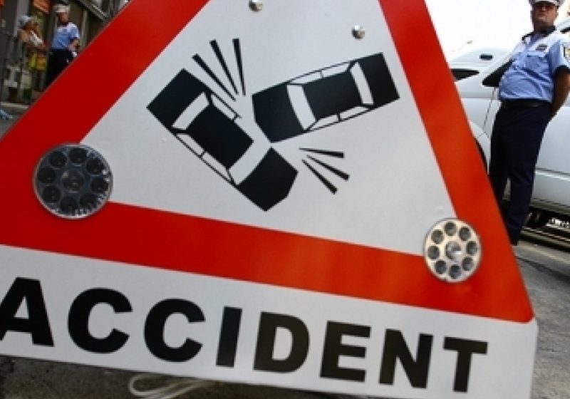 Un tânăr ieudean a pătruns în viteză pe contrasens în vârf de pantă şi a accidentat o conducătoare auto din Sighetu Marmaţiei Un tânăr ieudean a pătruns în viteză pe contrasens în vârf de pantă şi a accidentat o conducătoare auto din Sighetu Marmaţiei
