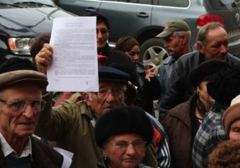 Pensionarii susţin Coşul solidarităţii, dar spun că măsura trebuie dublată de indexarea pensiilor