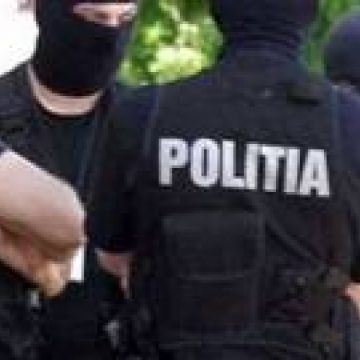 Percheziţii domiciliare pe raza localităţii Baia Mare în vederea combaterii contrabandei cu ţigări