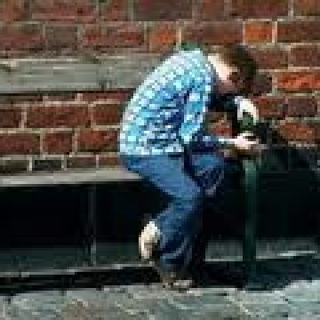 Povestea tristă a micuţilor sigheteni abandonaţi de părinţii plecaţi la muncă în străinătate Povestea tristă a micuţilor sigheteni abandonaţi de părinţii plecaţi la muncă în străinătate