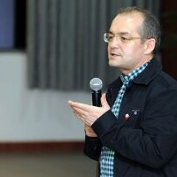 Premierul Boc cere autorităţilor locale să elimine subvenţiile la încălzire pentru cei cu venituri mari Premierul Boc cere autorităţilor locale să elimine subvenţiile la încălzire pentru cei cu venituri mari