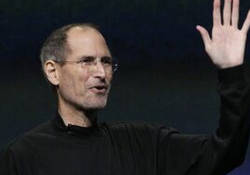 Preşedintele şi fondatorul Apple Steve Jobs demisionează Preşedintele şi fondatorul Apple Steve Jobs demisionează