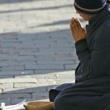 Săliştea de Sus: Cerşetor cercetat sub aspectul săvârşirii infracţiunii de furt