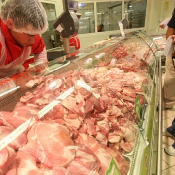 Sighetenii se declara nemultumiti de modul in care  comerciantii  expun produsele congelate si pretul acestora