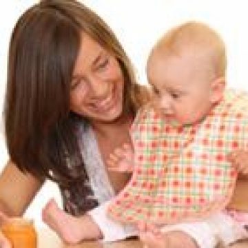 Spitalele din judeţul Maramureş, prin personalul de specialitate, desfăşoară activitati de consiliere a tinerelor mame privind  importanţa alimentaţiei la sân