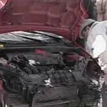 Un borşean s-a accidentat grav după ce a plonjat cu maşina în gardul unui imobil Un borşean s-a accidentat grav după ce a plonjat cu maşina în gardul unui imobil