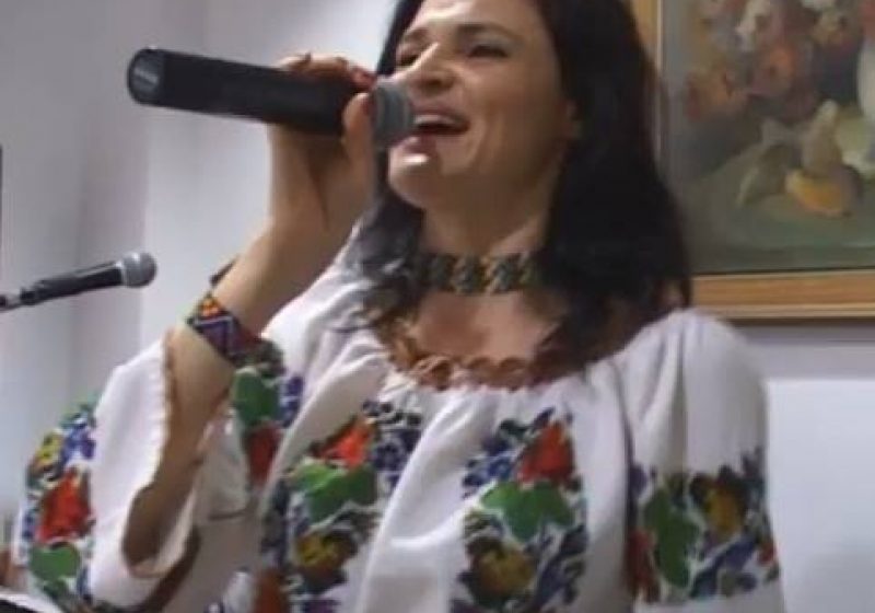 Cântăreaţa de muzică populară Viorica Ciotoi, găsită moartă în locuinţa sa Cântăreaţa de muzică populară Viorica Ciotoi, găsită moartă în locuinţa sa