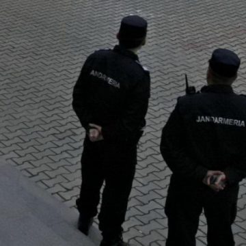 A refuzat să se legitimeze, jandarmii au sancţionat-o