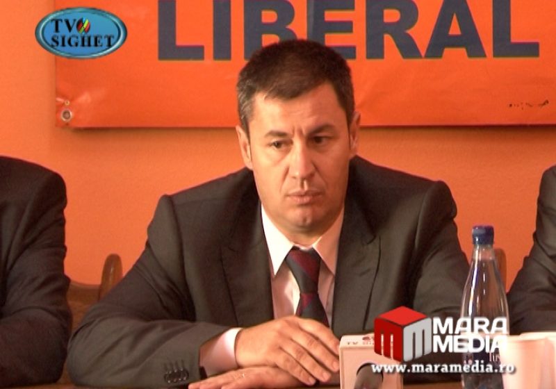 Aflat într-o vizită în Sighetu Marmaţiei, ministrul Traian Igaş i-a catalogat pe Crin Antonescu ca fiind un "asistat social" iar pe Victor Ponta un "maestru de ceremonii"