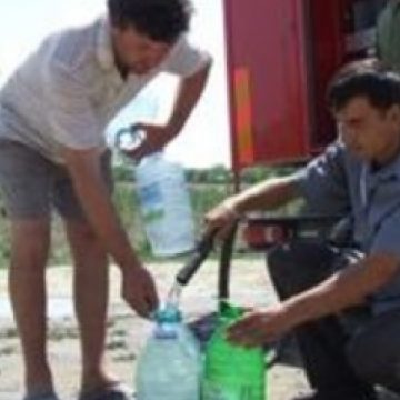 Baia Mare: De câteva zile, pompierii militari transportă sute de tone de apă în localităţile Baba, Stoiceni şi Suciu de Sus