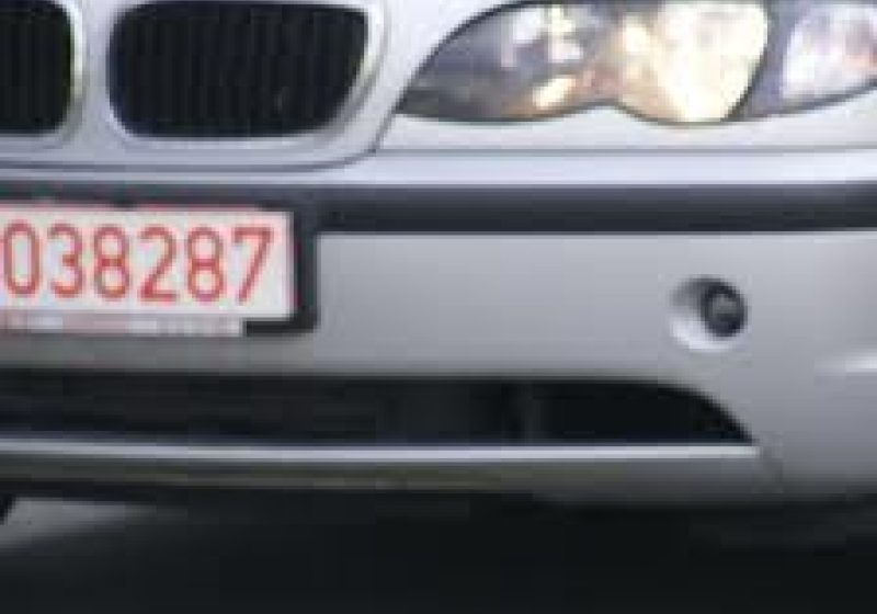 Conducea un autoturism cu numere expirate Conducea un autoturism cu numere expirate