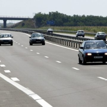 Şoferii care conduc autovehicule înmatriculate în altă ţară vor avea nevoie de noi documente