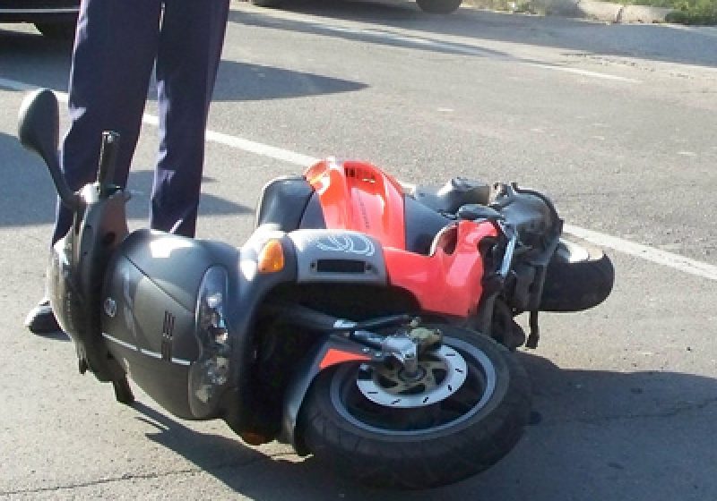 Baia Mare: Beat fiind, un mopedist a provocat un accident in lant