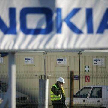 Cei de la Nokia au promis salarii compensatorii pentru angajaţi, după închiderea fabricii de la Jucu