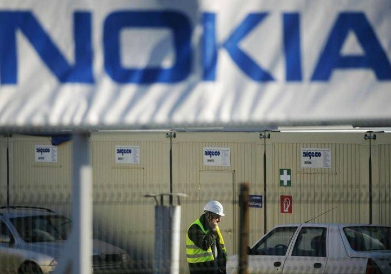 Cei de la Nokia au promis salarii compensatorii pentru angajaţi, după închiderea fabricii de la Jucu