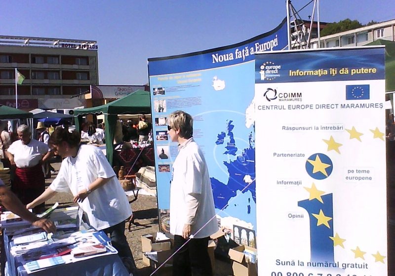 Baia Mare: Târg de informare pe teme europene organizat de Centrul Europe Direct în cadrul "Sărbătorii Castanelor" Baia Mare: Târg de informare pe teme europene organizat de Centrul Europe Direct în cadrul "Sărbătorii Castanelor"