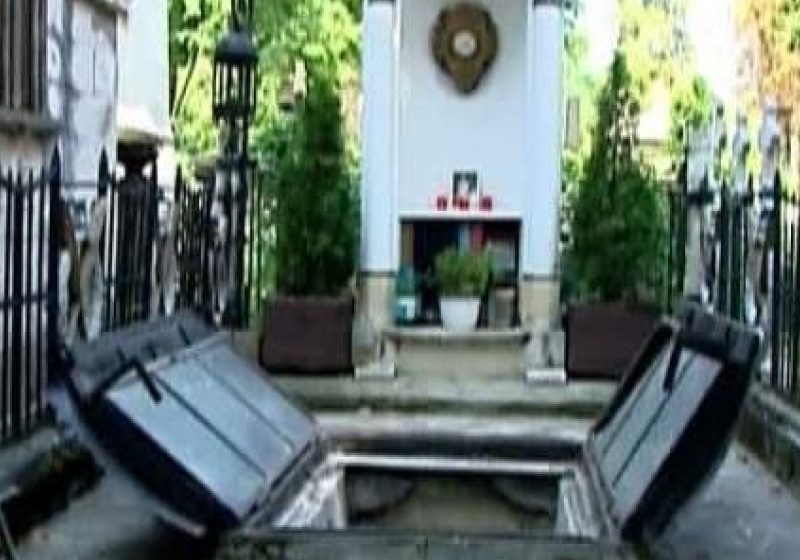 Autorităţile judeţene au ţinut un moment de reculegere la cimitirul militar de pe Valea Vaserului Autorităţile judeţene au ţinut un moment de reculegere la cimitirul militar de pe Valea Vaserului