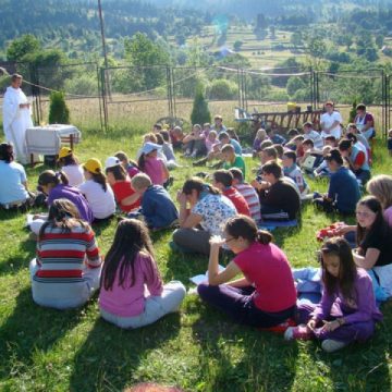 Revelion bisericesc sărbătorit de participanţii la pelerinajul greco catolicilor din Congregaţia „Don Orione”