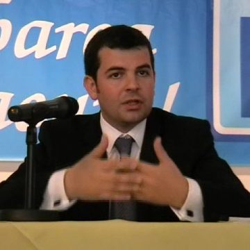 Baia Mare: Preşedintele Partidului Conservator, Daniel Constantin, prezent la Sărbătoarea Castanelor Baia Mare: Preşedintele Partidului Conservator, Daniel Constantin, prezent la Sărbătoarea Castanelor