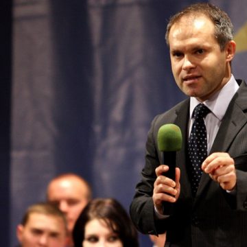 Daniel Funeriu le-a cerut părinţilor să se implice în viaţa şcolii Daniel Funeriu le-a cerut părinţilor să se implice în viaţa şcolii