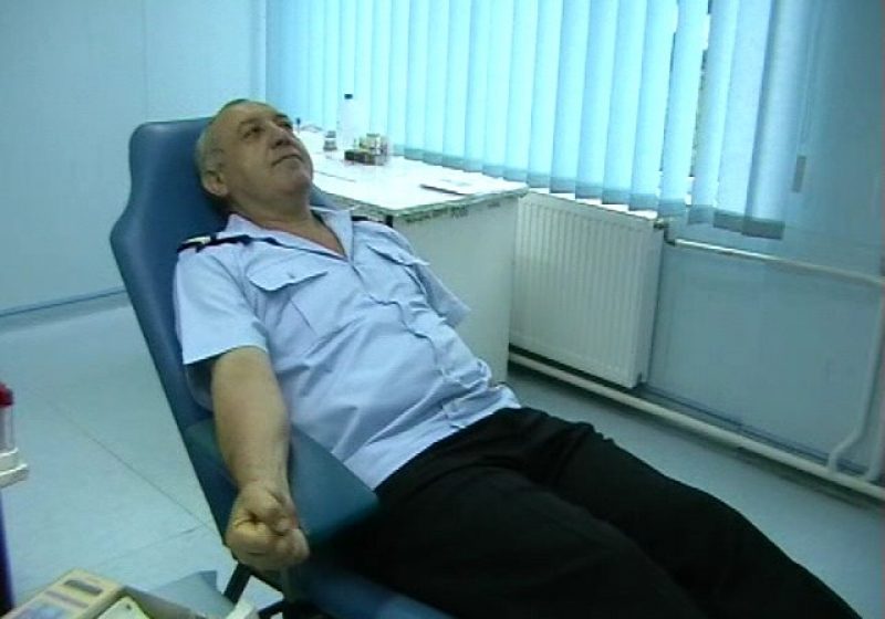 Baia Mare: Aproximativ 40 de pompieri maramureşeni au donat astăzi sânge