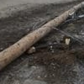 Drum blocat, autorităţi neputincioase, oameni disperaţi…la Rona de Sus