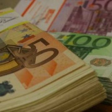 Euro, la cel mai redus nivel din ultimele şapte luni Euro, la cel mai redus nivel din ultimele şapte luni