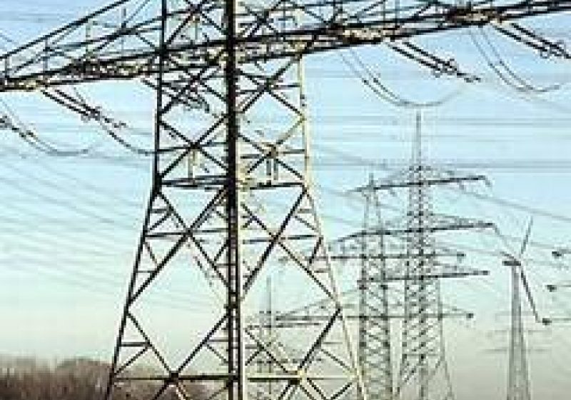 Furt de energie electrică la 19 gospodării din comuna Sălsig