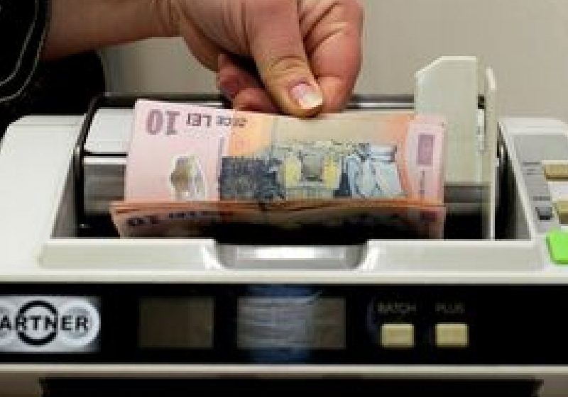 Guvern: Stimulentele salariale primite de unii bugetari vor fi cuprinse în salarii, din 2012 (surse) Guvern: Stimulentele salariale primite de unii bugetari vor fi cuprinse în salarii, din 2012 (surse)