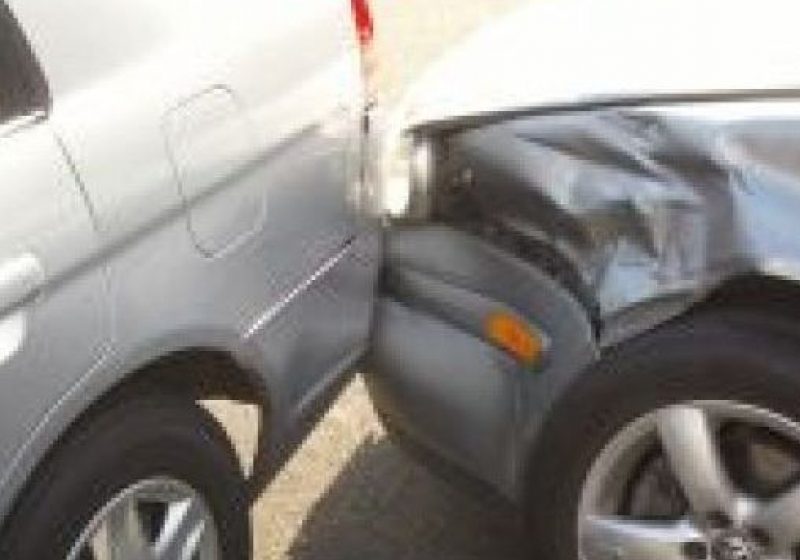 În Sighetu Marmaţiei, un şofer aflat în stare de ebrietate a avariat două maşini staţionate regulamentar
