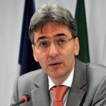 Leonard Orban a primit acordul coaliţiei să conducă Ministerul pentru Absorbţia Fondurilor UE Leonard Orban a primit acordul coaliţiei să conducă Ministerul pentru Absorbţia Fondurilor UE