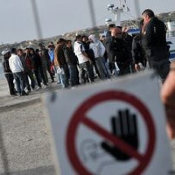 Telegraph: Imigranţii români şi bulgari din Marea Britanie, mai susceptibili să solicite ajutoare sociale