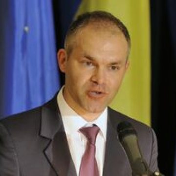 MECTS nu face nicio distincţie între universităţi în funcţie de forma de capital