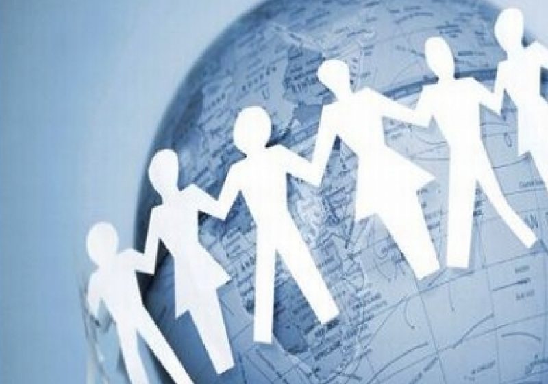 SIGHET: Membrii Partidei Rromilor din Sighet cer drepturi  şi şanse egale la marşul împotriva discriminării de la Bucureşti