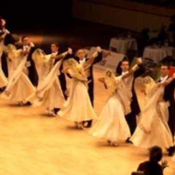 Mini Maxi Dance Club participă la Campionatul Naţional de Dans Sportiv
