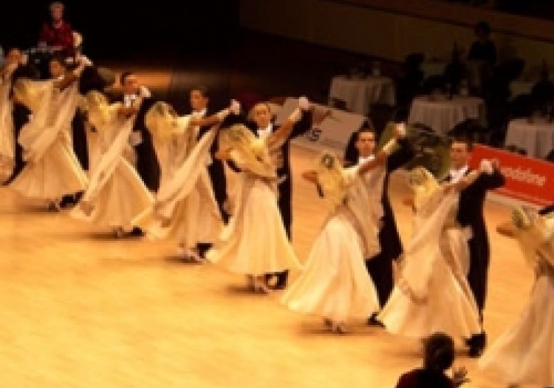 Mini Maxi Dance Club participă la Campionatul Naţional de Dans Sportiv