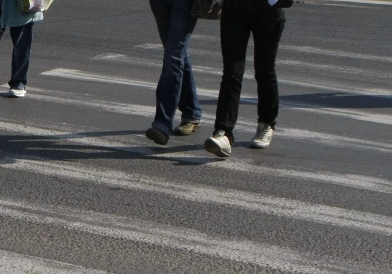 Neacordarea priorităţii de trecere persoanelor aflate pe trecerea de pietoni poate avea urmări grave