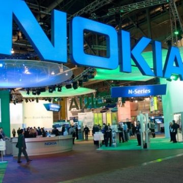 Sindicaliştii de la Nokia cer ajutorul guvernului şi preşedinţiei