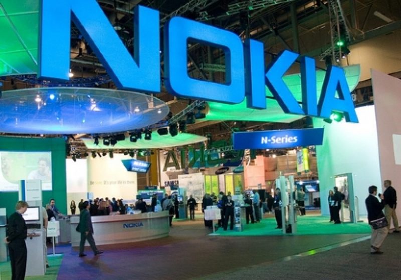 Sindicaliştii de la Nokia cer ajutorul guvernului şi preşedinţiei