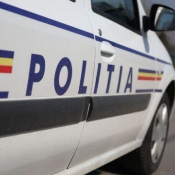 O fetiţă de 3 ani din Şieu a fost accidentată în timp ce traversa strada în fugă O fetiţă de 3 ani din Şieu a fost accidentată în timp ce traversa strada în fugă
