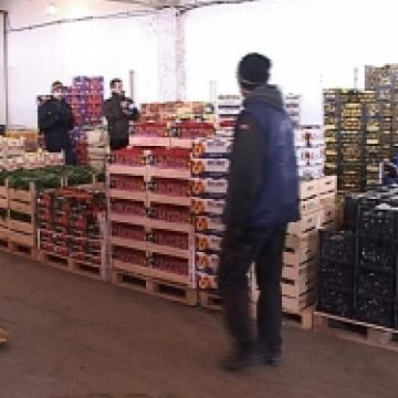 Poliţiştii continuă acţiunile de prevenire a evaziunii fiscale pe lina comerţului ilicit cu mărfuri şi a transporturilor ilegale Poliţiştii continuă acţiunile de prevenire a evaziunii fiscale pe lina comerţului ilicit cu mărfuri şi a transporturilor ilegale