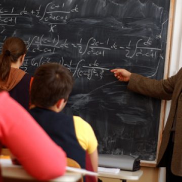 Semnalate ilegalităţi în învăţământul maramureşan